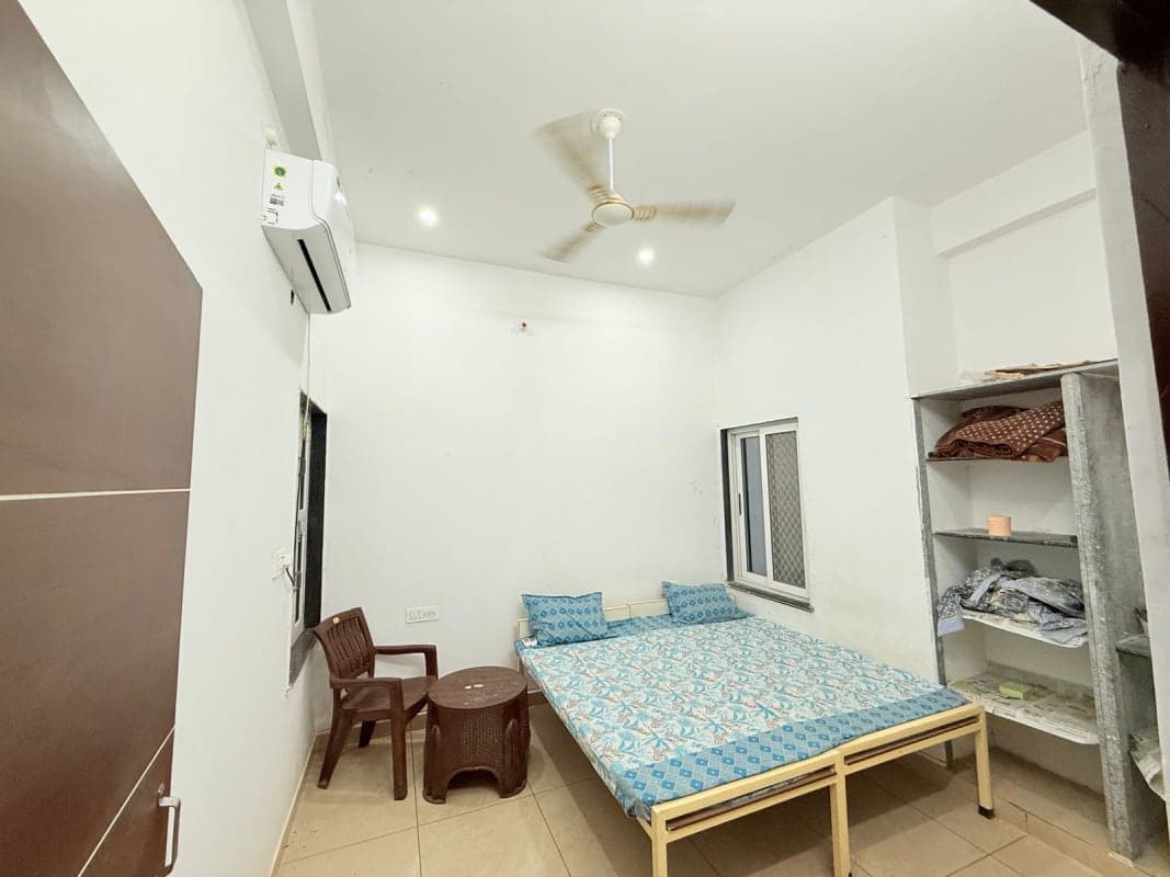 Hostel , Flat - Photo 1